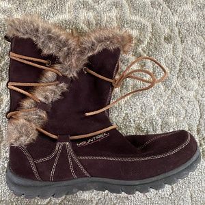 Women's winter MOUNTREK BOOT Size 7.5 LIKE NEW!